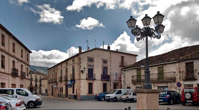 Plaza del pueblo de Prádena